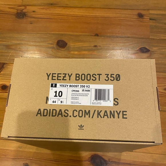 Yeezy Boost 350 V2 triple white - Picture 6 of 6
